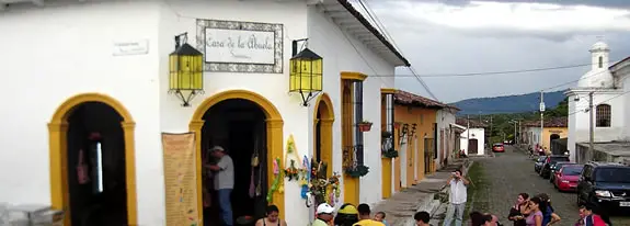 la casa de la abuela suchitoto El Salvador