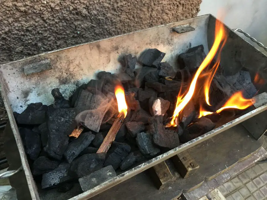 ocote-encender-el-fuego-carbon
