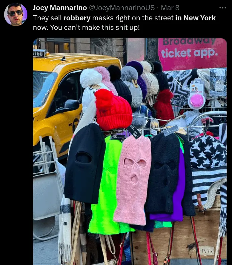 venden mascaras para robar en plena calle de nueva york