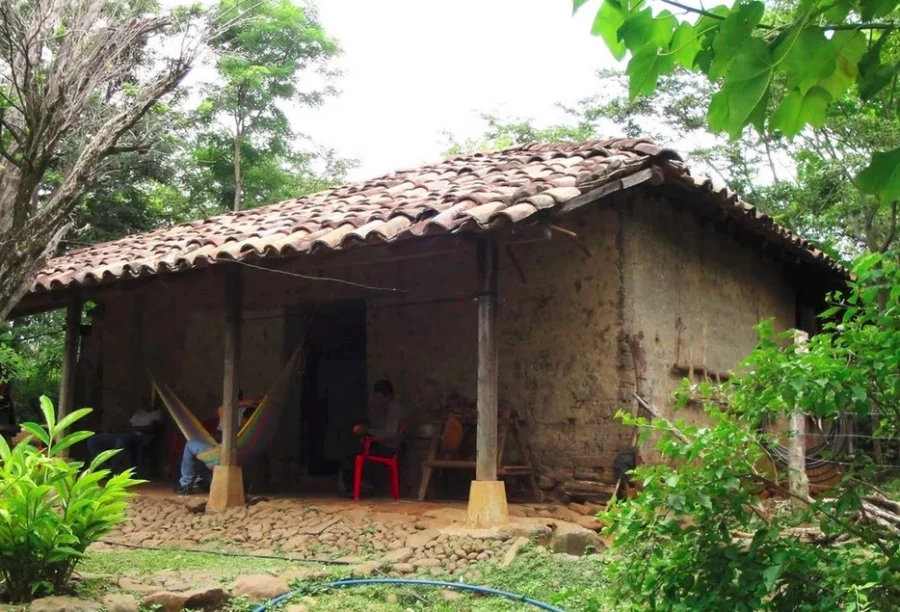 casa de adobe en El Salvador